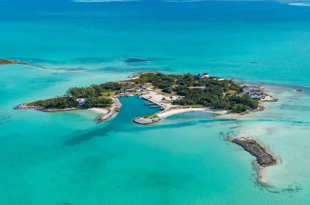 Crown Pigeon Island & Cays
North Eleuthera, Harbour Island, The Bahamas