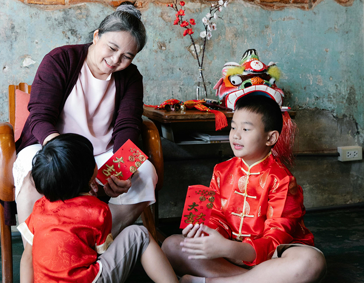 Lai See Red Packet Etiquette Hong Kong Chinese New Year 2025