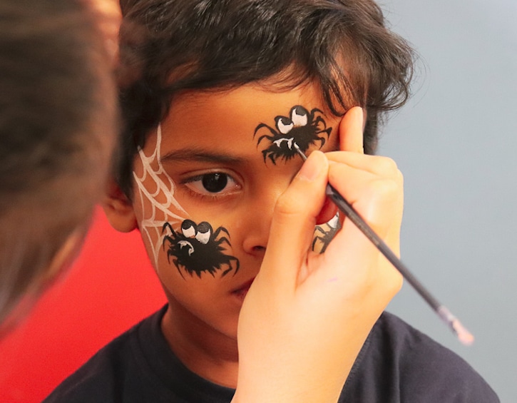 parties play easy halloween face painting spider fangs